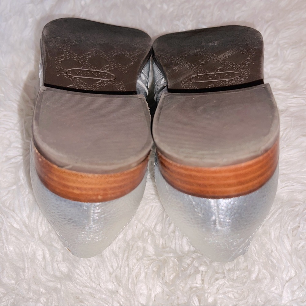 Sold Mercari Vionic Wise Hadley Silver Oxford Shoes size 6.5 - Picture 10 of 14